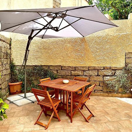 Spacious 3-Bedroom Apartment With Courtyard In Tempio Pausania - Perfect For Families Exterior foto