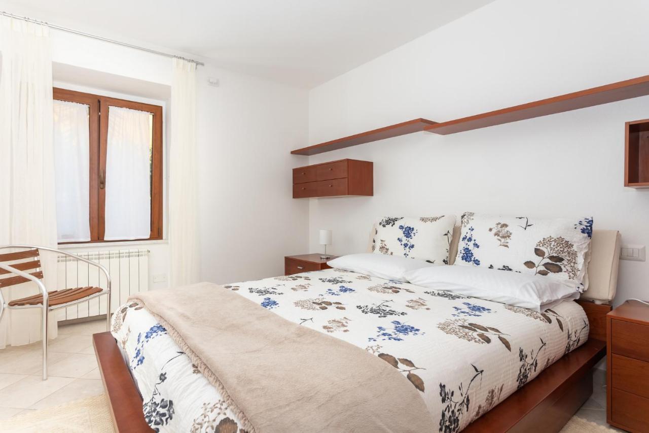 Spacious 3-Bedroom Apartment With Courtyard In Tempio Pausania - Perfect For Families Exterior foto
