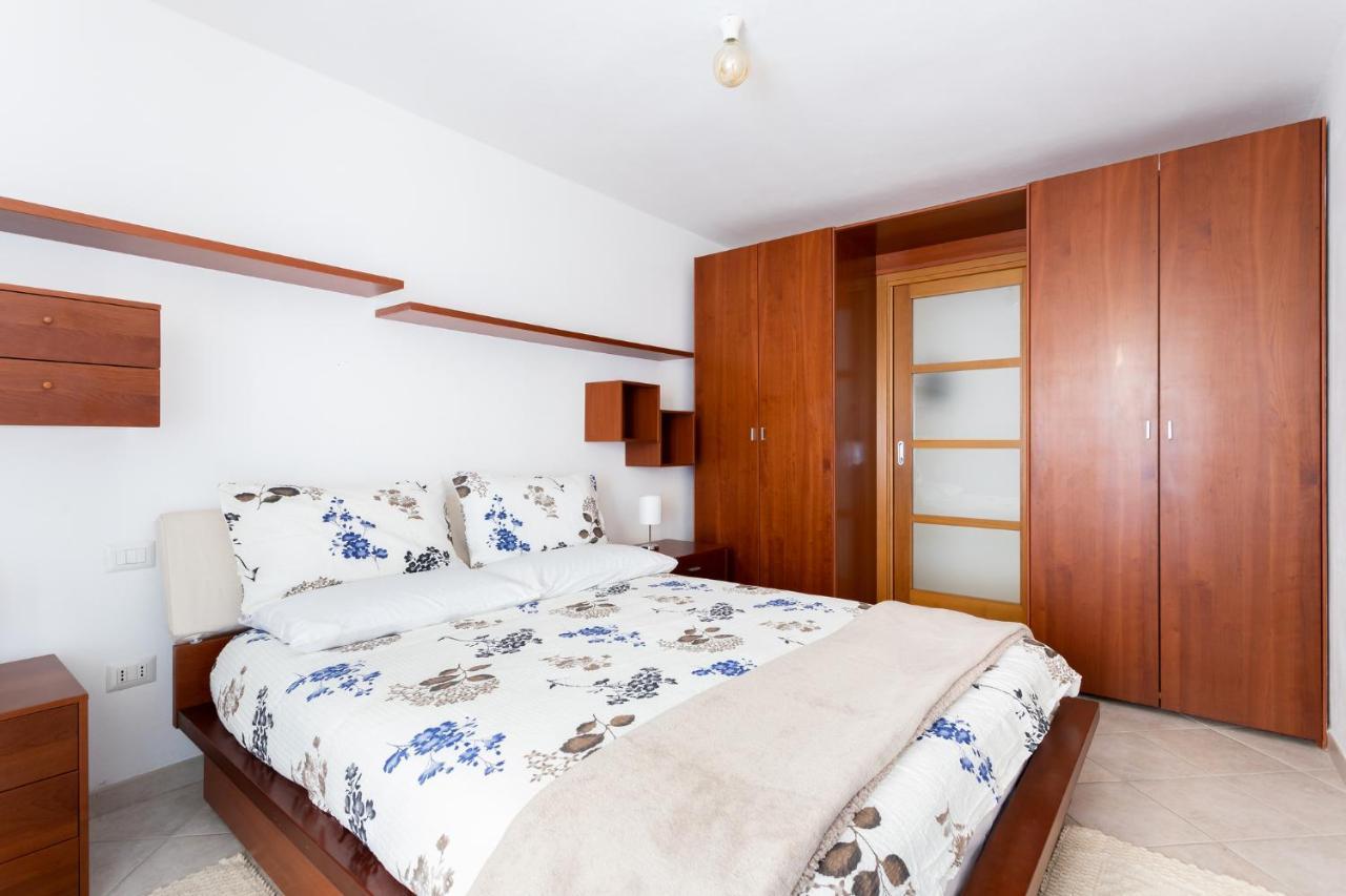 Spacious 3-Bedroom Apartment With Courtyard In Tempio Pausania - Perfect For Families Exterior foto